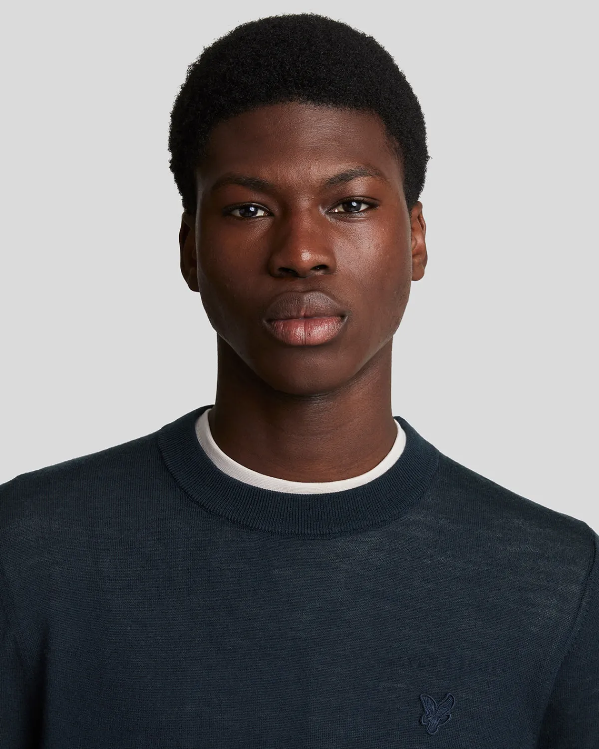 tonal_eagle_merino_rundhalspullover_3-3.webp Lyle & Scott Reframed | Pullover & Strickwaren<Tonal Eagle Merino Rundhals-Pullover DarkNavy