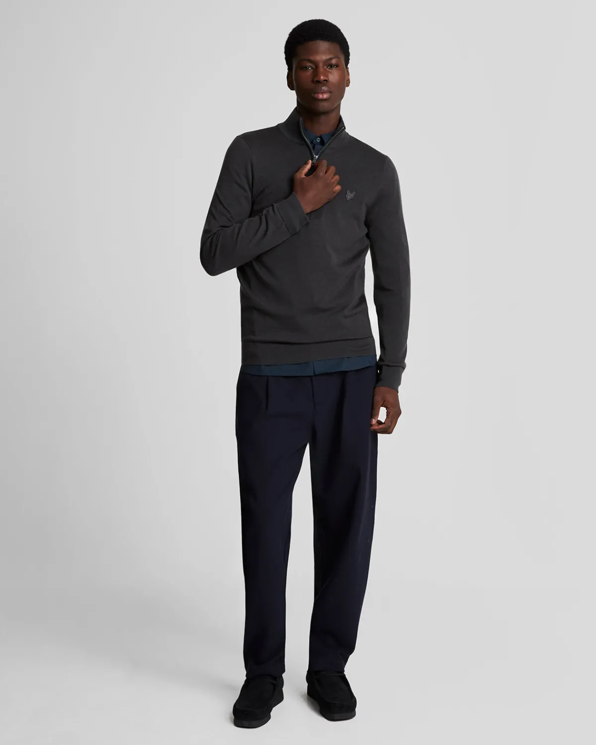 tonal_eagle_pflegeleichtes_popelinehemd_1.webp Lyle & Scott Reframed | Hemden<Tonal Eagle Pflegeleichtes Popeline-Hemd DarkNavy