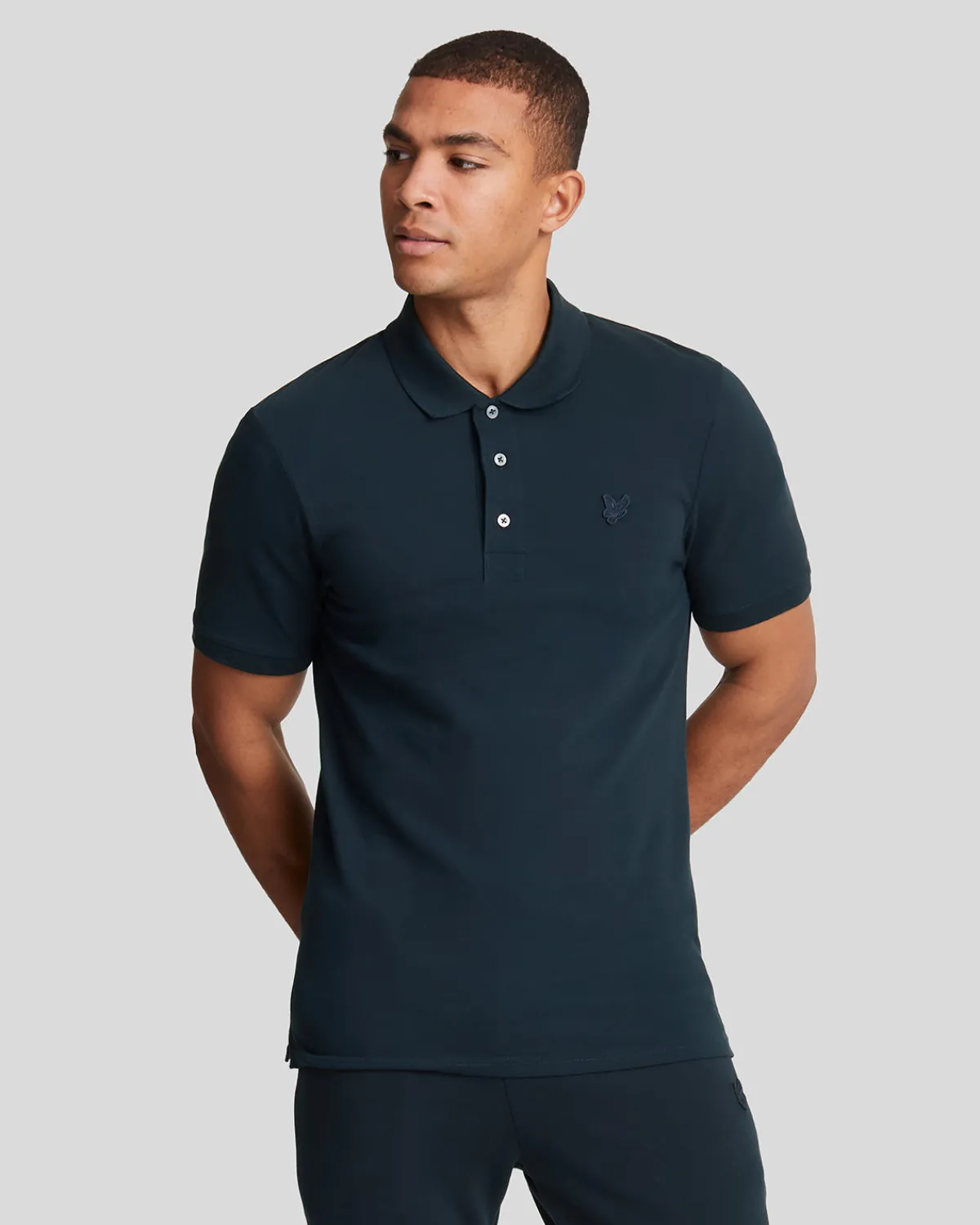 tonal_eagle_polohemd_0-5.webp Lyle & Scott Reframed | Polohemden<Tonal Eagle Polohemd DunkleMarine