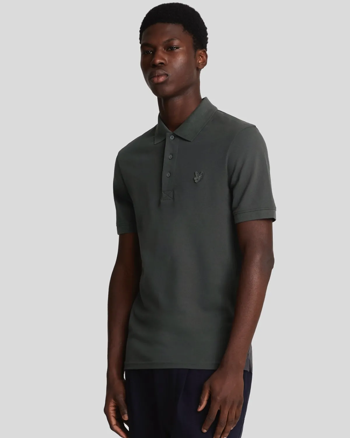 tonal_eagle_polohemd_0-6.webp Lyle & Scott Reframed | Polohemden<Tonal Eagle Polohemd Gunmetal