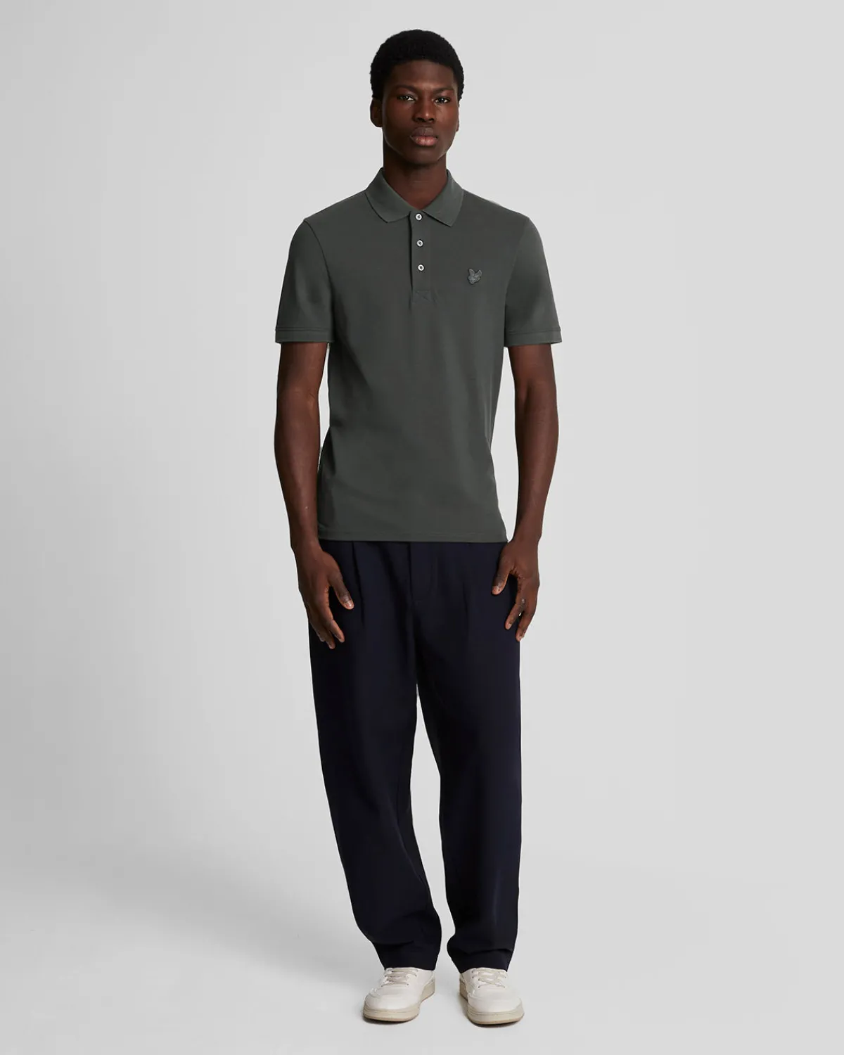 tonal_eagle_polohemd_1-6.webp Lyle & Scott Reframed | Polohemden<Tonal Eagle Polohemd Gunmetal