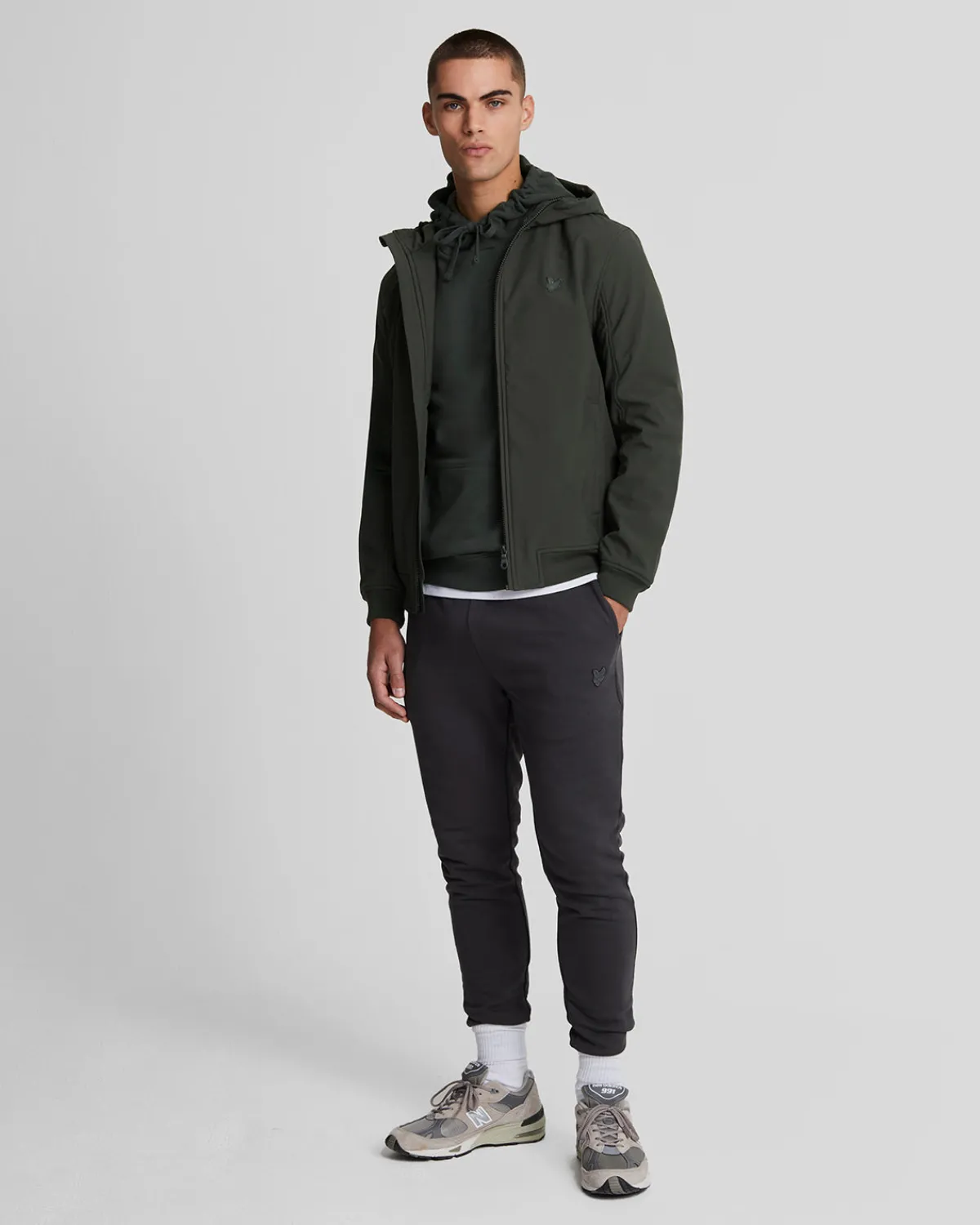 tonal_eagle_pullover_hoodie_1-3.webp Lyle & Scott Reframed | Kapuzenpullover<Tonal Eagle Pullover Hoodie Gunmetal