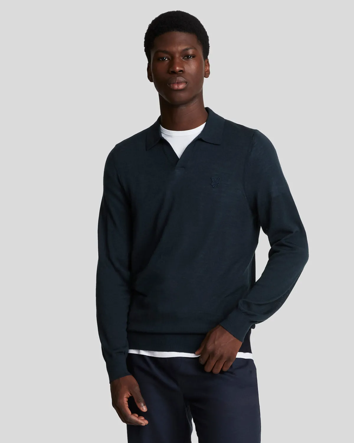 tonal_eagle_pullover_mit_kragen_aus_merino_0-1.webp Lyle & Scott Reframed<Tonal Eagle Pullover mit Kragen aus Merino DarkNavy