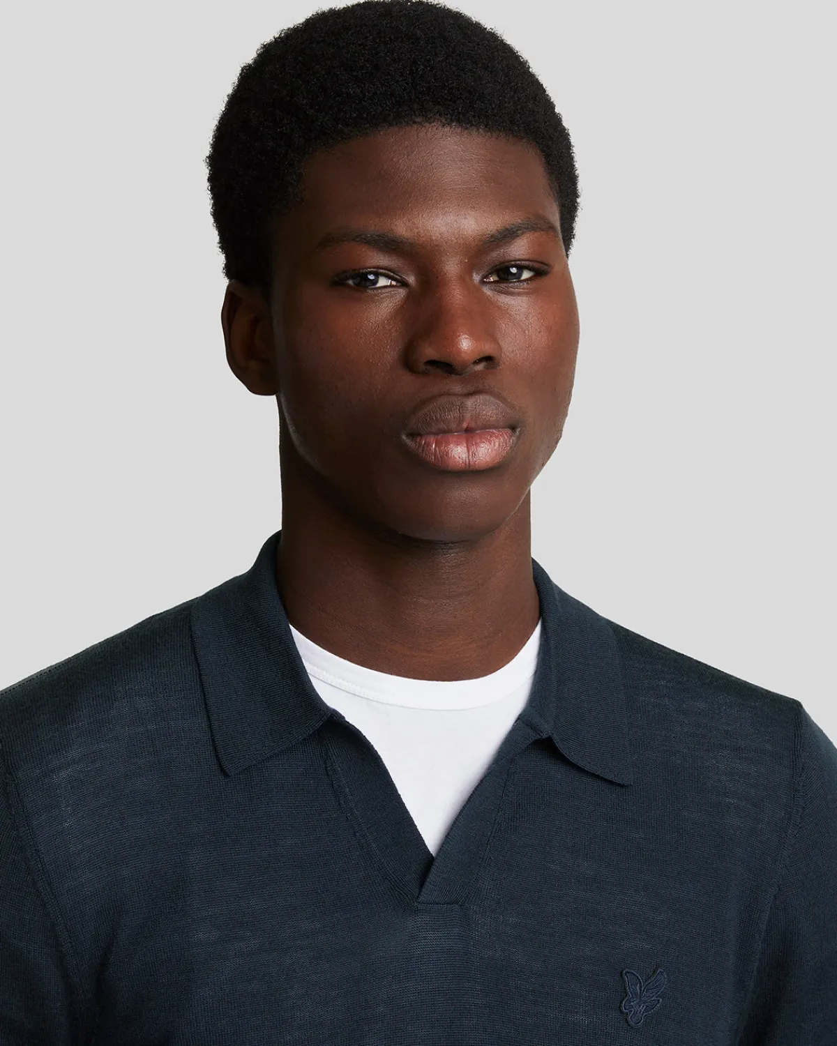 tonal_eagle_pullover_mit_kragen_aus_merino_3-1.webp Lyle & Scott Reframed<Tonal Eagle Pullover mit Kragen aus Merino DarkNavy