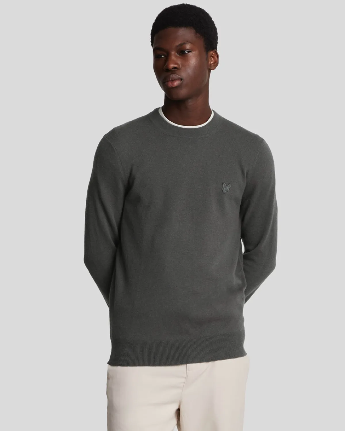 tonal_eagle_pullover_mit_rundhalsausschnitt_aus_lambswool_0-3.webp Lyle & Scott Reframed<Tonal Eagle Pullover mit Rundhalsausschnitt aus Lambswool Gunmetal