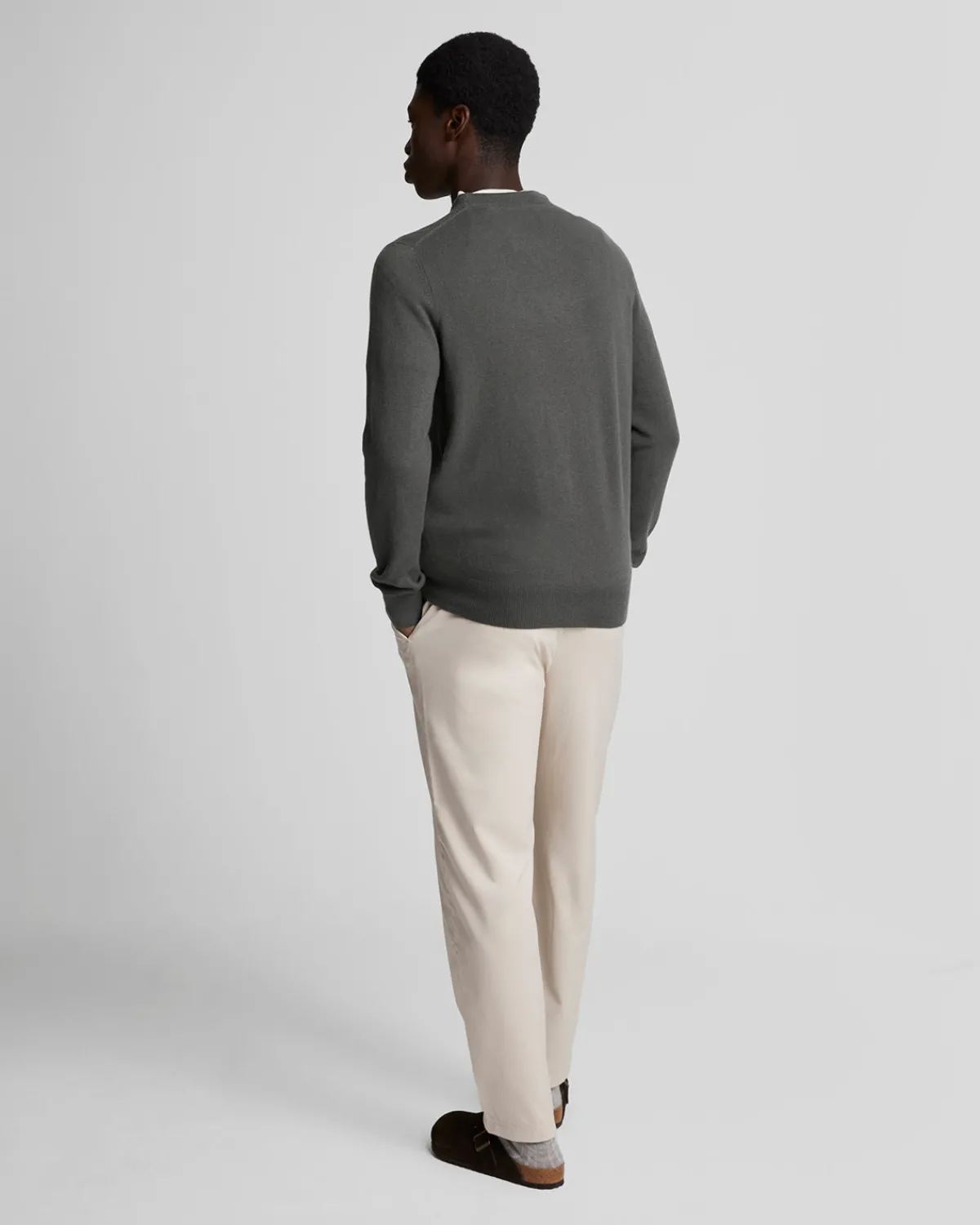 tonal_eagle_pullover_mit_rundhalsausschnitt_aus_lambswool_2-3.webp Lyle & Scott Reframed<Tonal Eagle Pullover mit Rundhalsausschnitt aus Lambswool Gunmetal