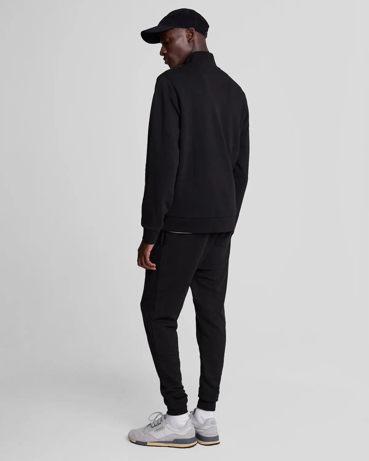 tonal_eagle_skinny_sweatpant_2.webp Lyle & Scott Reframed | Jogger<Tonal Eagle Skinny Sweatpant Pechschwarz