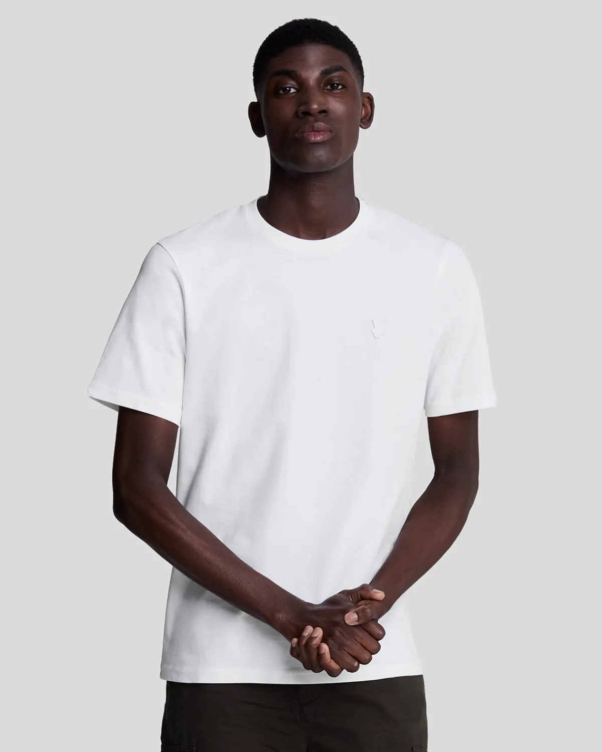tonal_eagle_tshirt_0-6.webp Lyle & Scott Reframed | T-shirts<Tonal Eagle T-Shirt Weiß