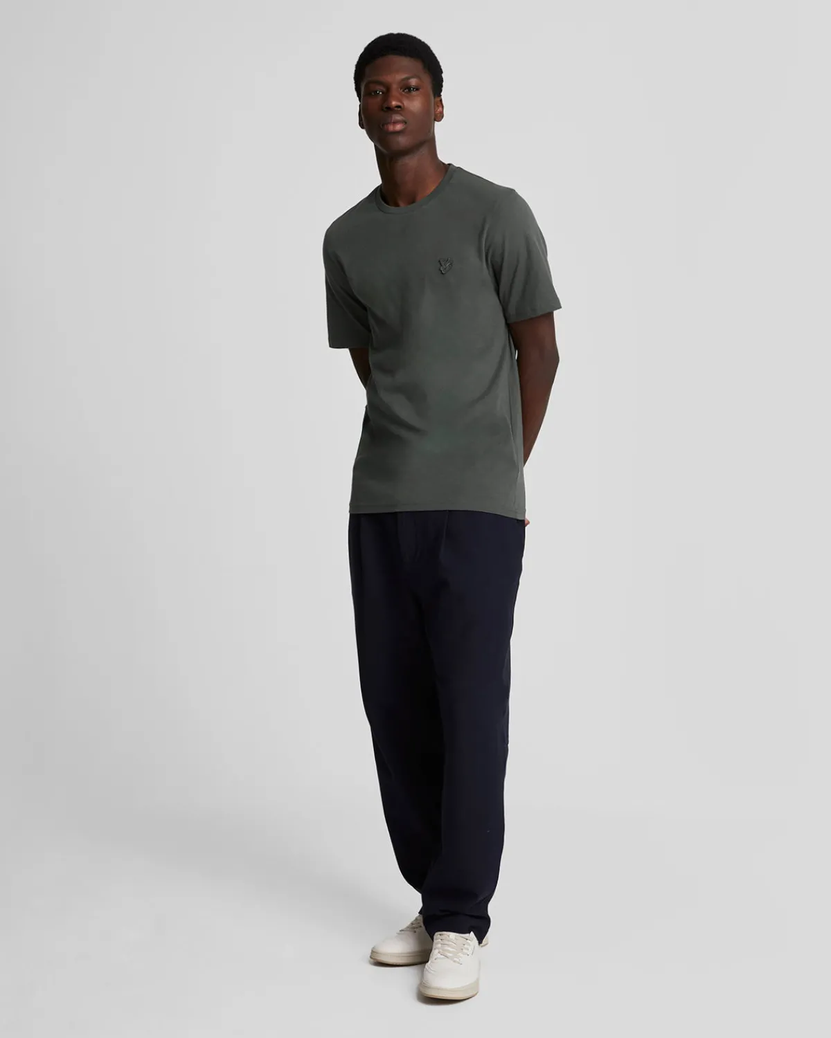 tonal_eagle_tshirt_1-7.webp Lyle & Scott T-shirts<Tonal Eagle T-Shirt Gunmetal