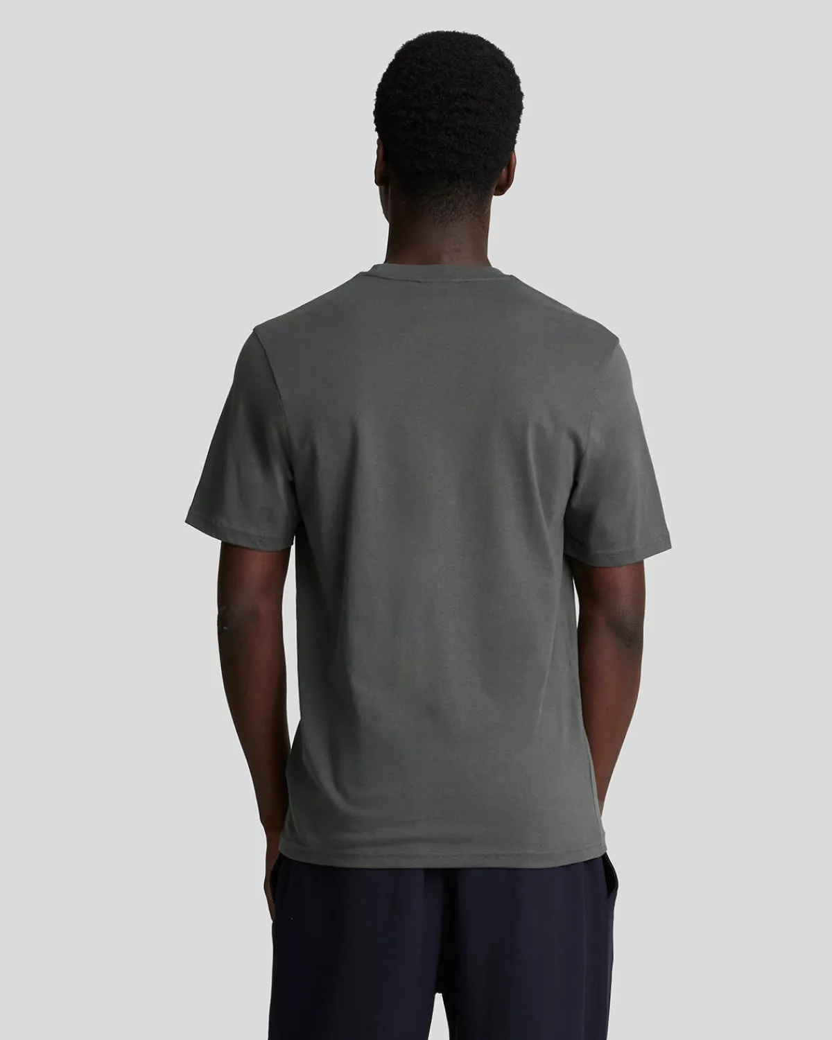 tonal_eagle_tshirt_2-7.webp Lyle & Scott T-shirts<Tonal Eagle T-Shirt Gunmetal