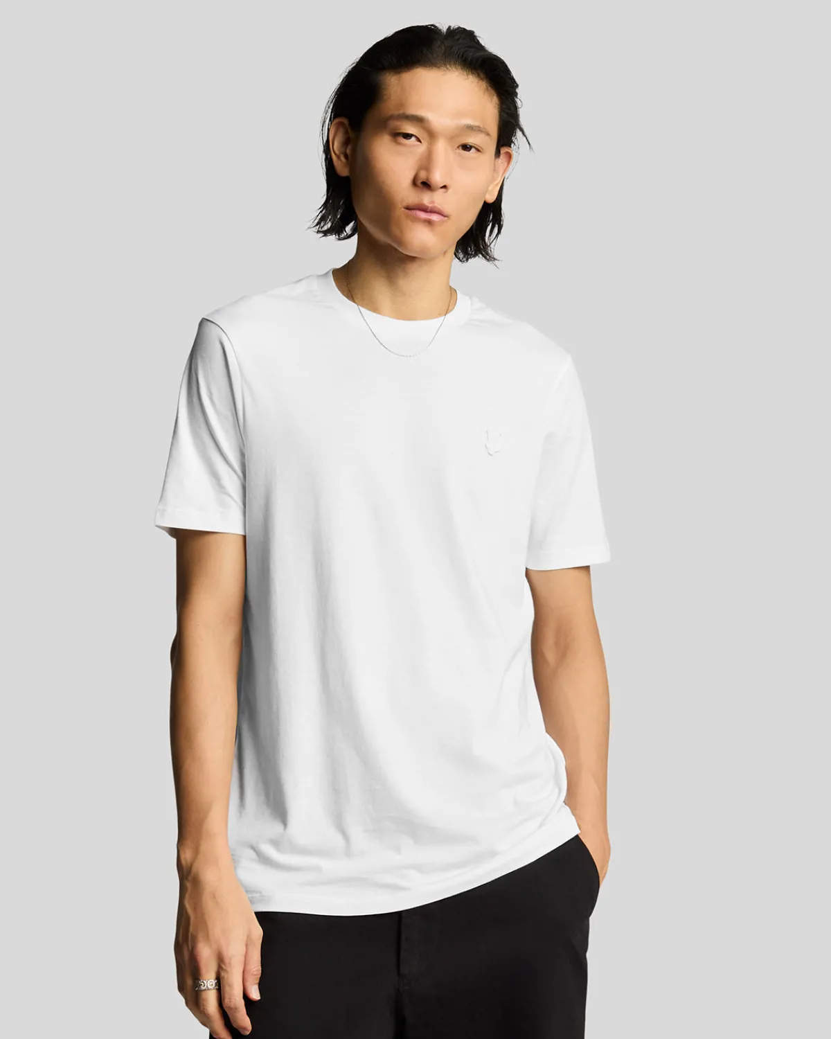 tonal_eagle_tshirt_aus_superfeiner_baumwolle_0-1.webp Lyle & Scott Reframed | T-shirts<Tonal Eagle T-Shirt aus superfeiner Baumwolle White