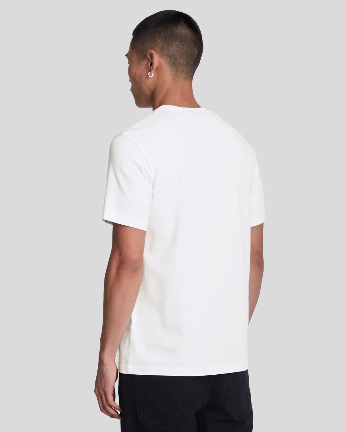 tshirt_mit_kontrasttaschen_2-1.webp Lyle & Scott Vermächtnis | T-shirts<T-Shirt mit Kontrasttaschen Weiß/JetSchwarz