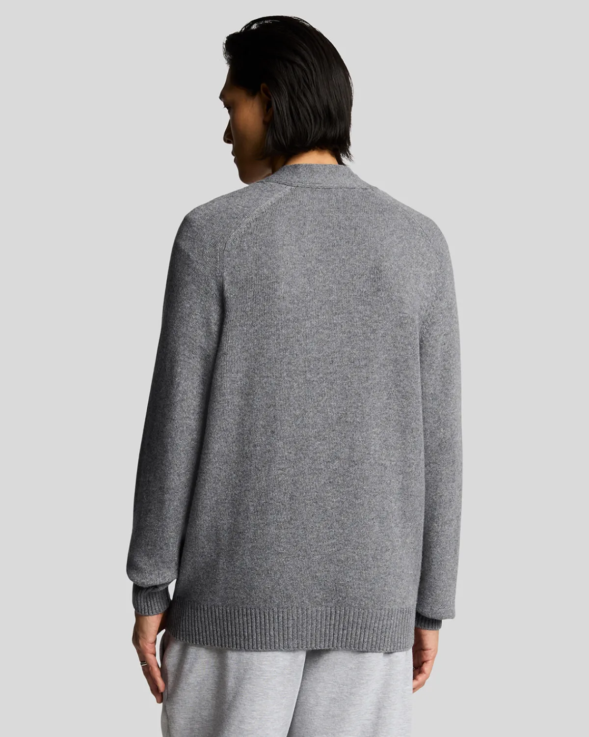 year_knitwear__strickjacke_mit_vausschnitt_3.webp Lyle & Scott 150 Jahre Strickwaren | Pullover & Strickwaren<150 Year Knitwear - Strickjacke mit V-Ausschnitt GreyHeather